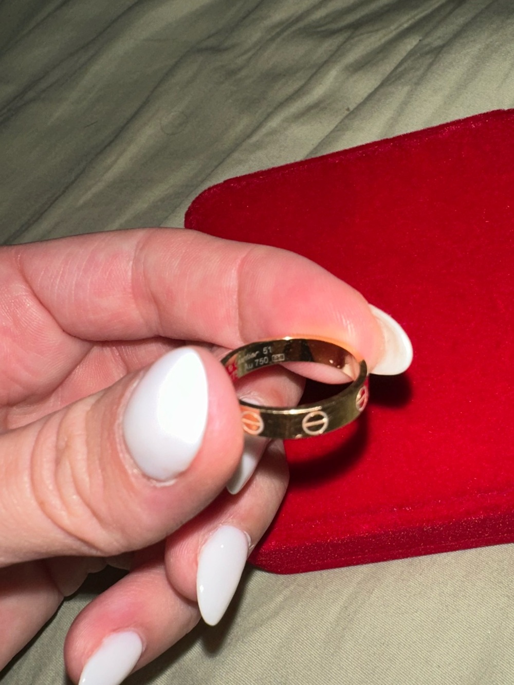 LOVE WEDDING BAND
Yellow Gold Size 51